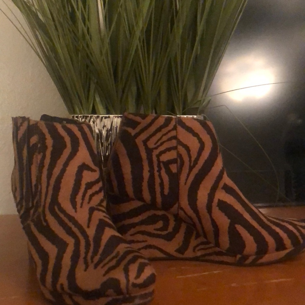 Tiger print wedge by Sugar